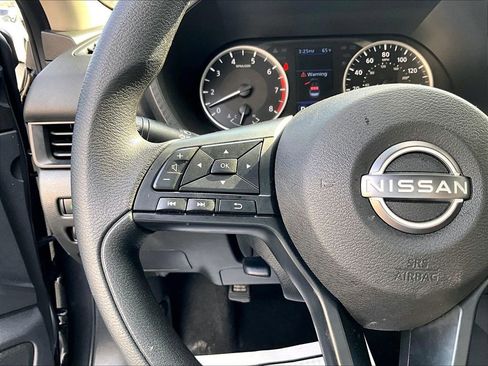 Used 2025 Nissan Sentra S image 8