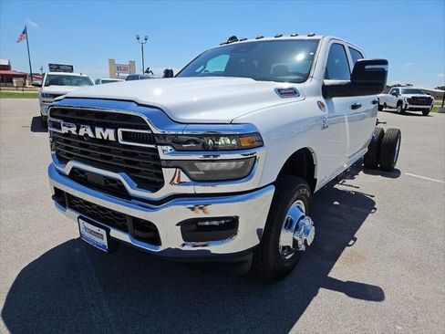 New 2026 RAM 3500 Tradesman AWD/4WD image 31