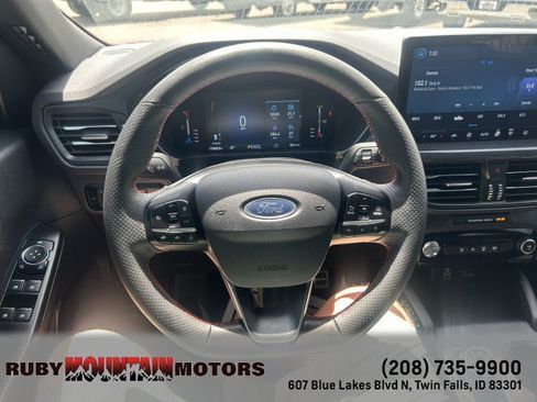 Used 2024 Ford Escape ST-Line w/ Tech Pack #1 FWD image 4