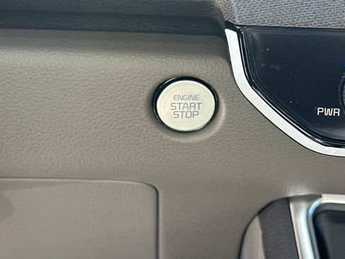 New 2026 Kia Carnival EX FWD image 19