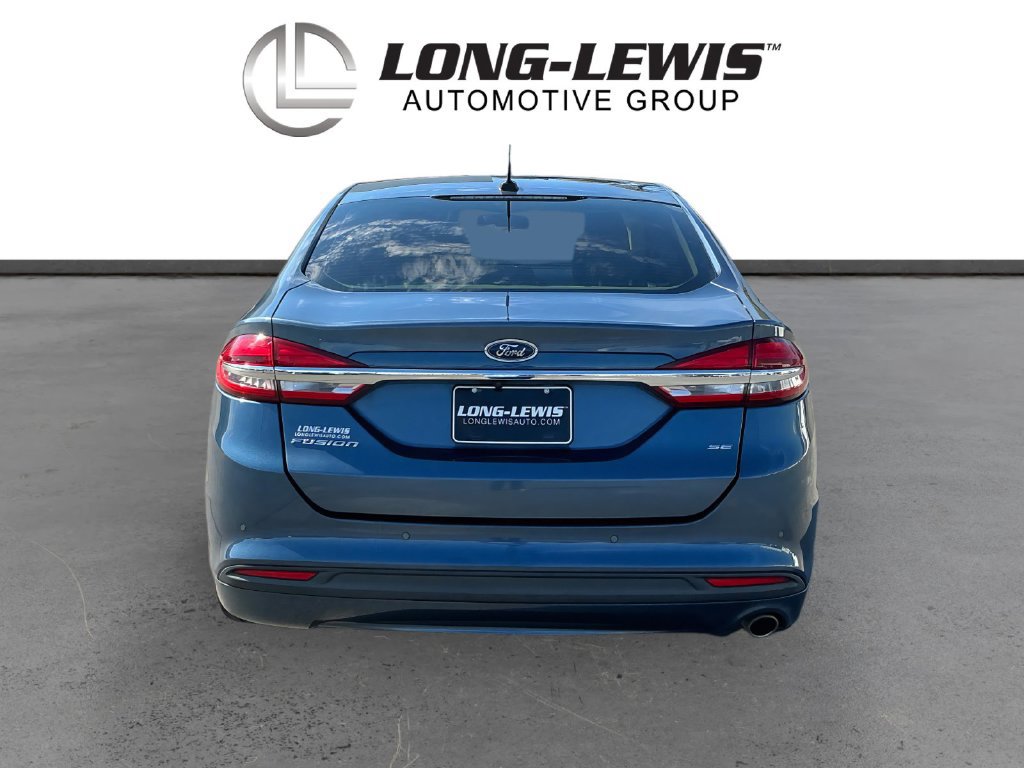 Used 2018 Ford Fusion SE w/ Fusion SE Technology Package FWD image 5