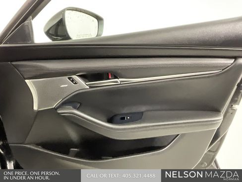 Used 2022 MAZDA MAZDA3 s image 16