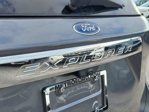 Used 2023 Ford Explorer XLT w/ Equipment Group 202A RWD image 6
