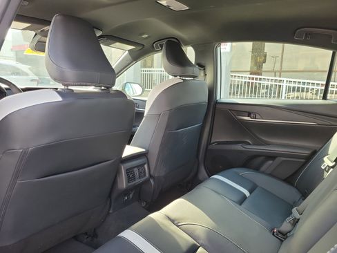 Used 2025 Toyota Camry SE image 14