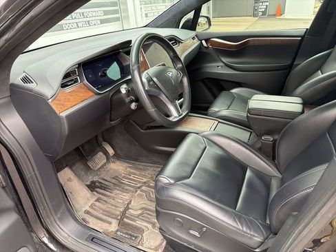 Used 2017 Tesla Model X 75D image 4