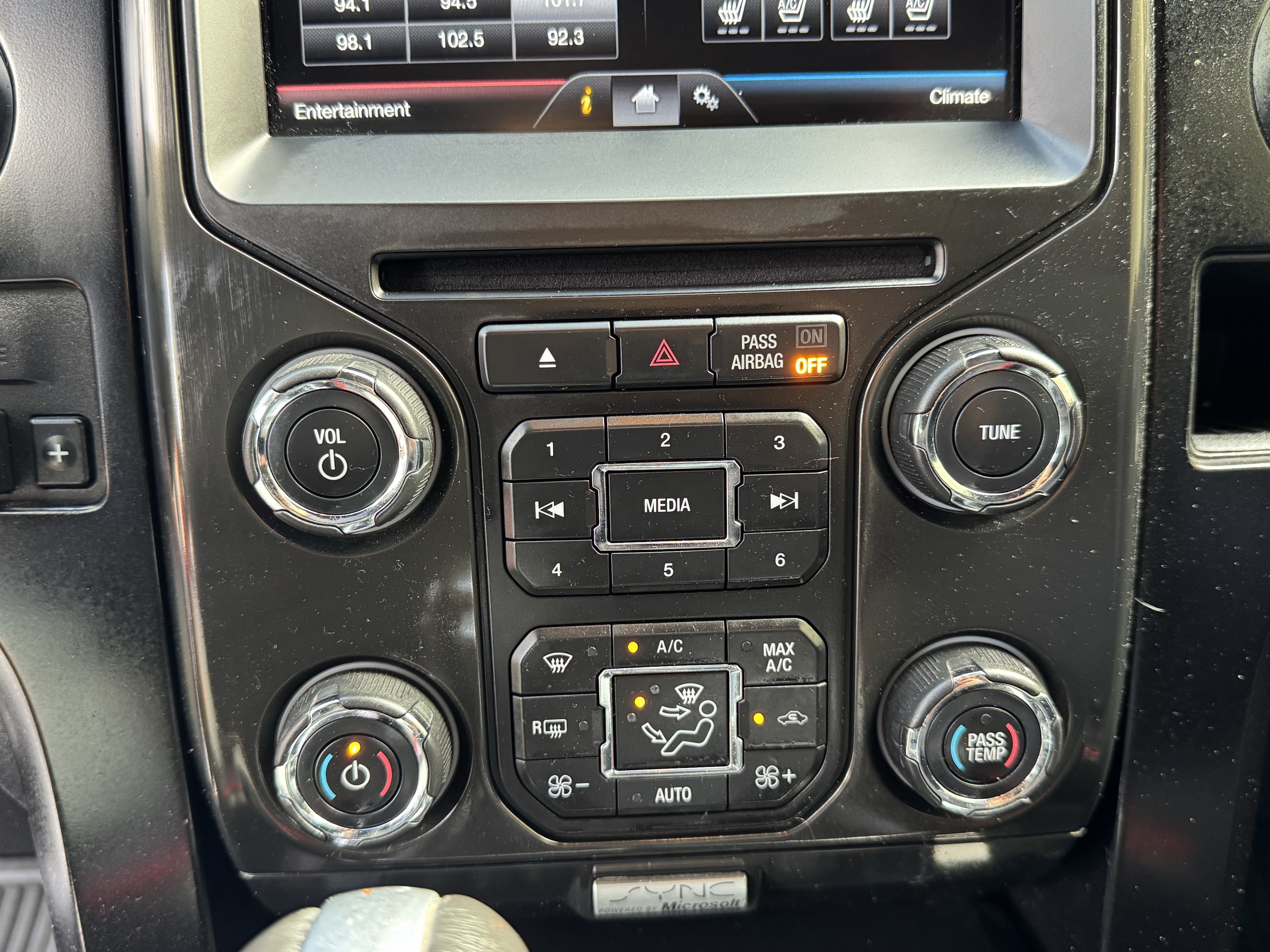 Used 2014 Ford F150 FX4 w/ Equipment Group 402A Luxury AWD/4WD image 26