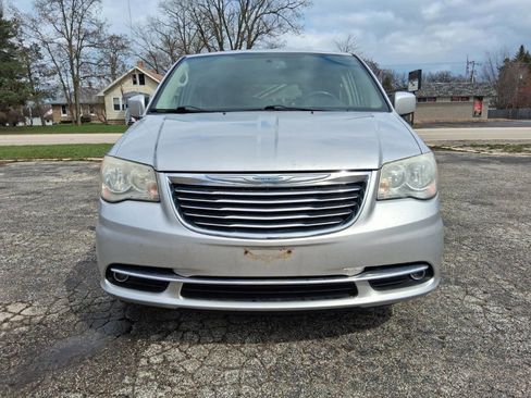 Used 2012 Chrysler Town & Country Touring w/ Entertainment Group #1 image 2