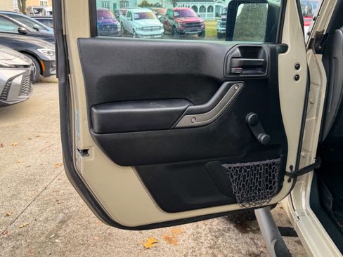 Used 2017 Jeep Wrangler Unlimited Sport w/ Connectivity Group image 22