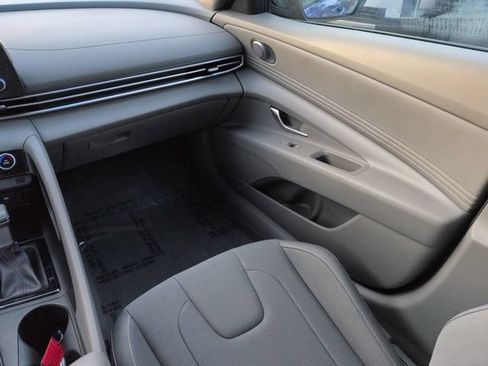 Certified 2025 Hyundai Elantra Sport FWD image 16
