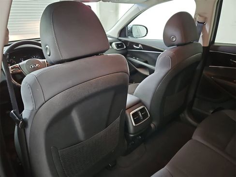 Used 2019 Kia Sorento LX w/ Option Group 020 image 18