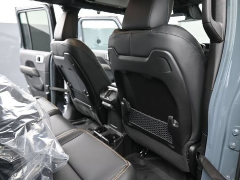 New 2026 Jeep Gladiator Sport AWD/4WD image 16