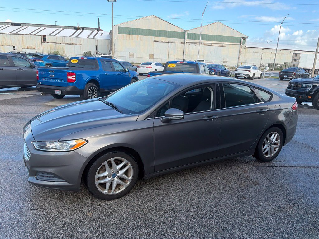 Used 2013 Ford Fusion SE FWD image 1