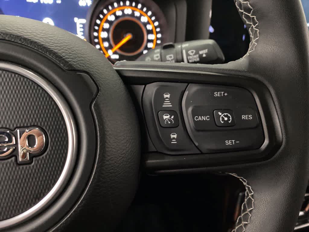 Used 2025 Jeep Wrangler Unlimited Rubicon AWD/4WD image 21