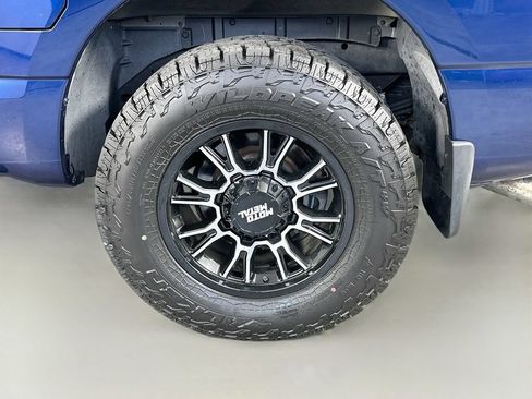 Used 2018 Nissan Titan SV AWD/4WD image 34