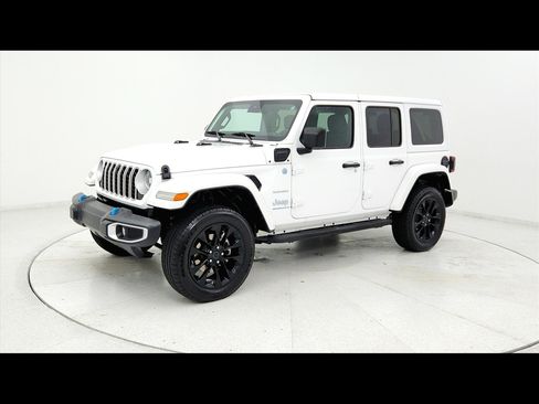 Used 2024 Jeep Wrangler Unlimited Sahara w/ Technology Group AWD/4WD image 1