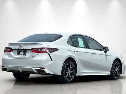 Used 2024 Toyota Camry SE FWD image 4