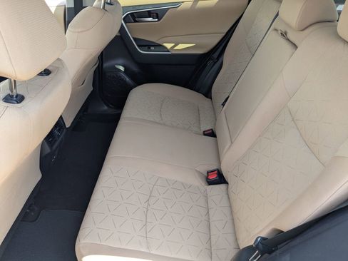 Used 2022 Toyota RAV4 XLE w/ Convenience Package image 15