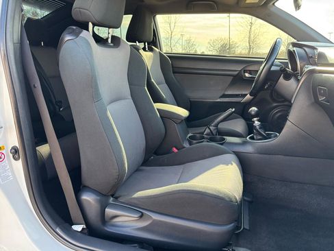 Used 2016 Scion tC image 9