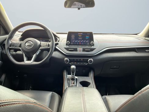 Used 2019 Nissan Altima 2.5 SR FWD image 10
