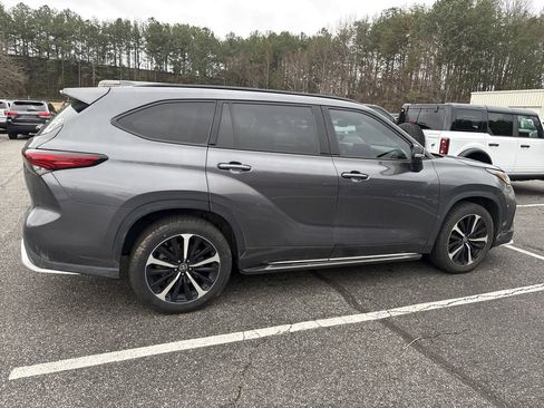 Used 2022 Toyota Highlander XSE image 10