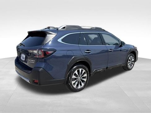 Used 2025 Subaru Outback Touring AWD/4WD image 7