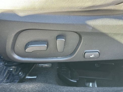 Used 2017 Subaru Forester 2.5i Limited image 22