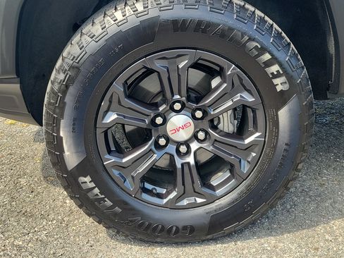 Used 2023 GMC Canyon Elevation w/ Convenience Package AWD/4WD image 12