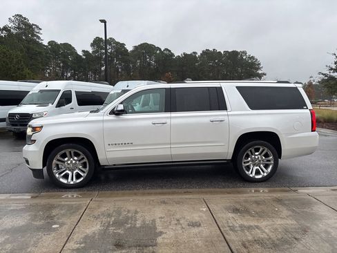 Used 2019 Chevrolet Suburban Premier w/ Premier Plus Edition image 9