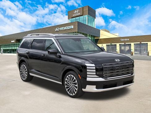 Certified 2026 Hyundai Palisade Calligraphy FWD image 3