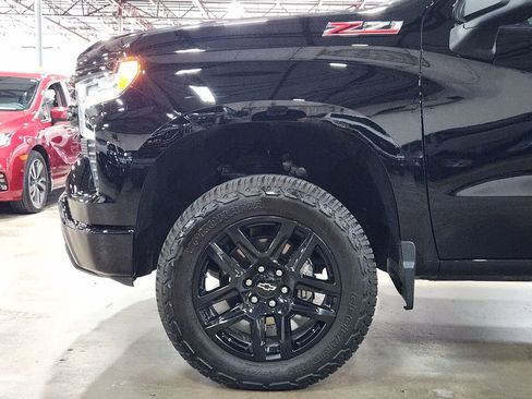 Used 2025 Chevrolet Silverado 1500 LT Trail Boss w/ Convenience Package II image 5