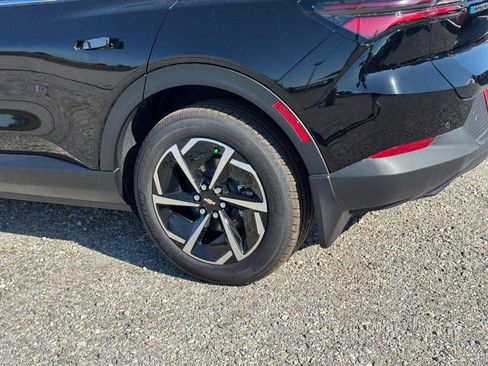 New 2026 Chevrolet Equinox EV LT image 4