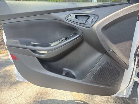 Used 2018 Ford Focus S FWD image 25