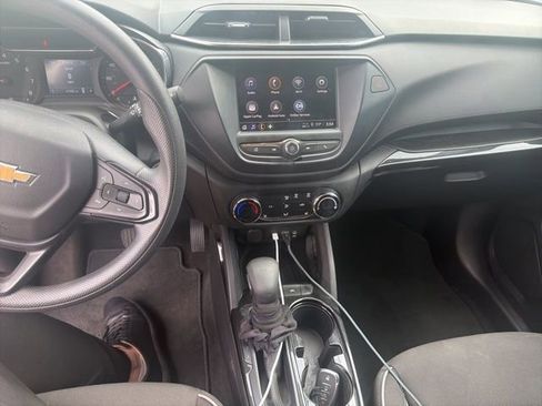 Used 2023 Chevrolet TrailBlazer LT FWD image 20
