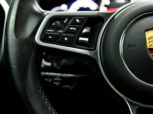 Used 2022 Porsche Cayenne AWD/4WD image 20