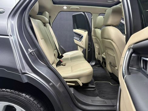 Used 2016 Land Rover Discovery Sport HSE image 31