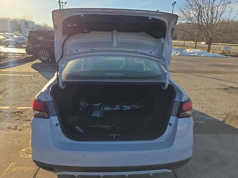 New 2025 Nissan Versa SV image 5