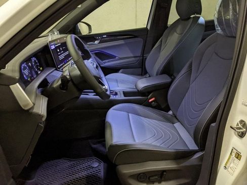 New 2026 Volkswagen Tiguan SE R-Line image 11