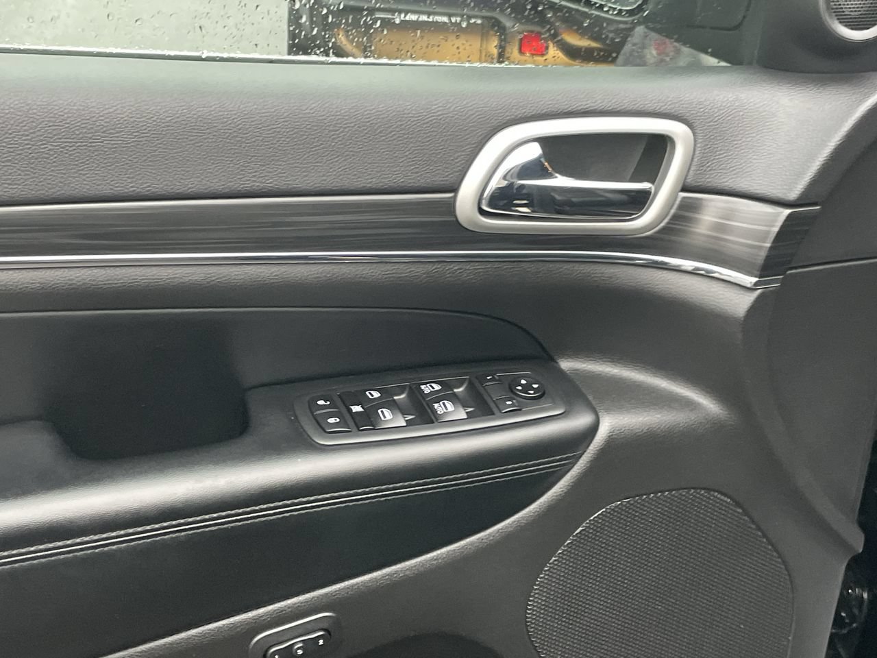 Used 2020 Jeep Grand Cherokee Limited AWD/4WD image 29