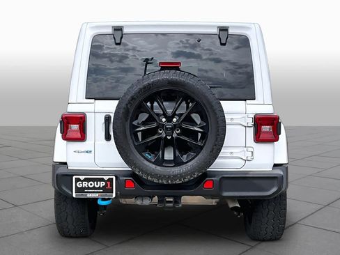 Used 2022 Jeep Wrangler Unlimited Sahara w/ Cold Weather Group AWD/4WD image 5