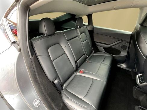 Used 2024 Tesla Model Y Long Range image 24