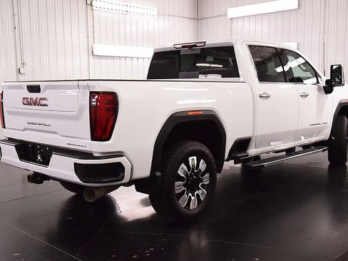 Used 2025 GMC Sierra 2500 Denali w/ Denali Reserve Package image 9