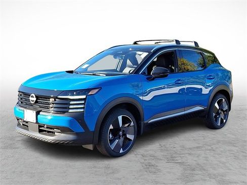 New 2026 Nissan Kicks SR w/ Cold Weather Package image 2