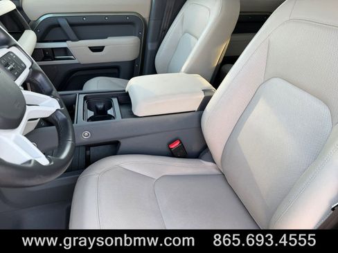 Used 2023 Land Rover Defender 110 SE image 10