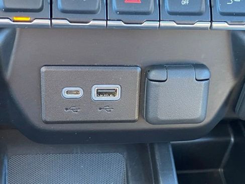 Used 2021 GMC Sierra 1500 AT4 w/ AT4 Value Package AWD/4WD image 23