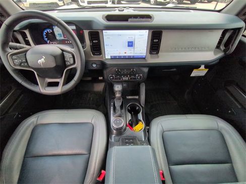 Used 2024 Ford Bronco Outer Banks image 14