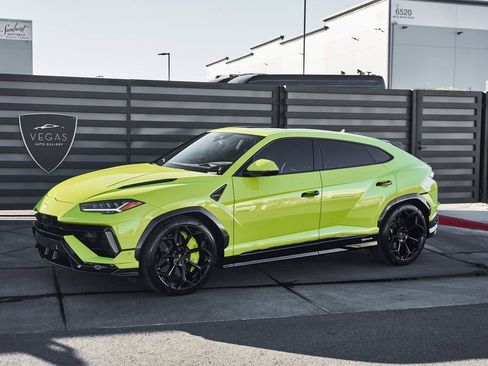 Used 2024 Lamborghini Urus Performante AWD/4WD image 7
