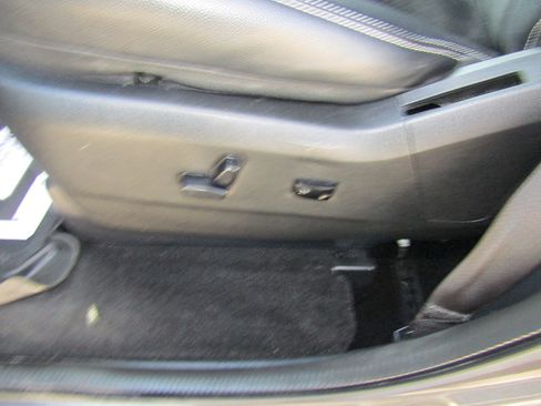 Used 2017 Dodge Grand Caravan SXT image 21