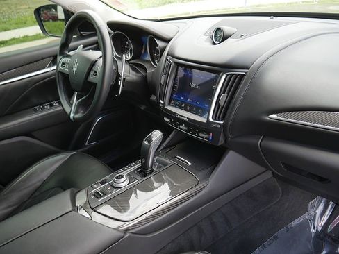 Used 2019 Maserati Levante GranLusso AWD/4WD image 56
