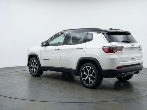 Used 2025 Jeep Compass Limited image 6