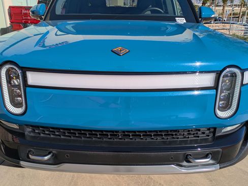 Used 2022 Rivian R1T Launch Edition image 9